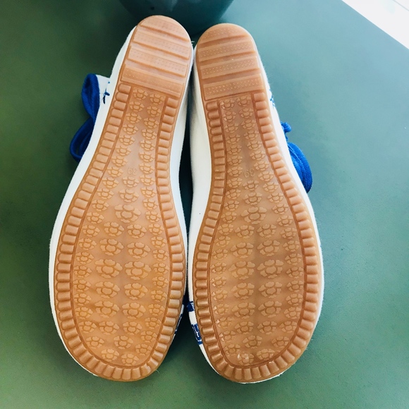 Blue & Beige Embroidered Flats- Size 7.5 - Picture 6 of 7